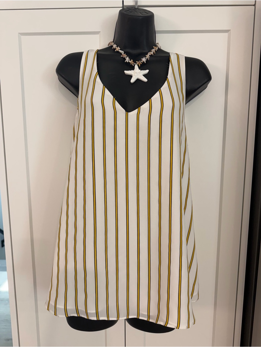 ELEGANT FULLY LINED ELEGANT offwhite, Navy & Mustard flattering flowy top L/XL